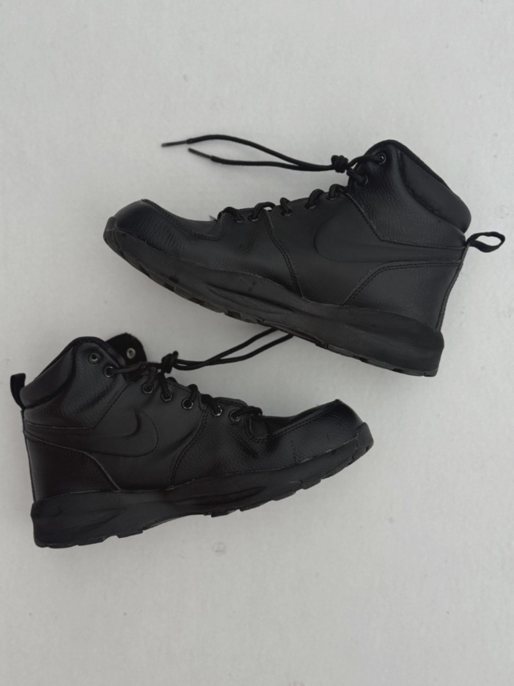 Nike Manoa Triple Black Leather Boots | Women's 8.5 / Men's 7 / 7Y